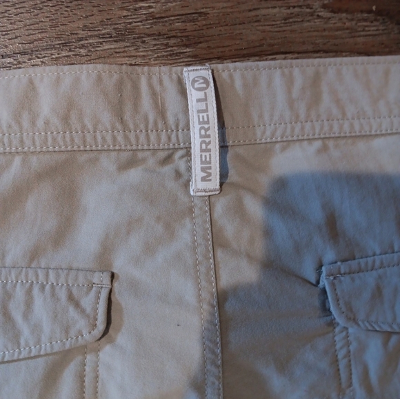 Merrell Tan Cargo Pants Relaxed Fit Size 36 Semi New - Picture 5 of 6